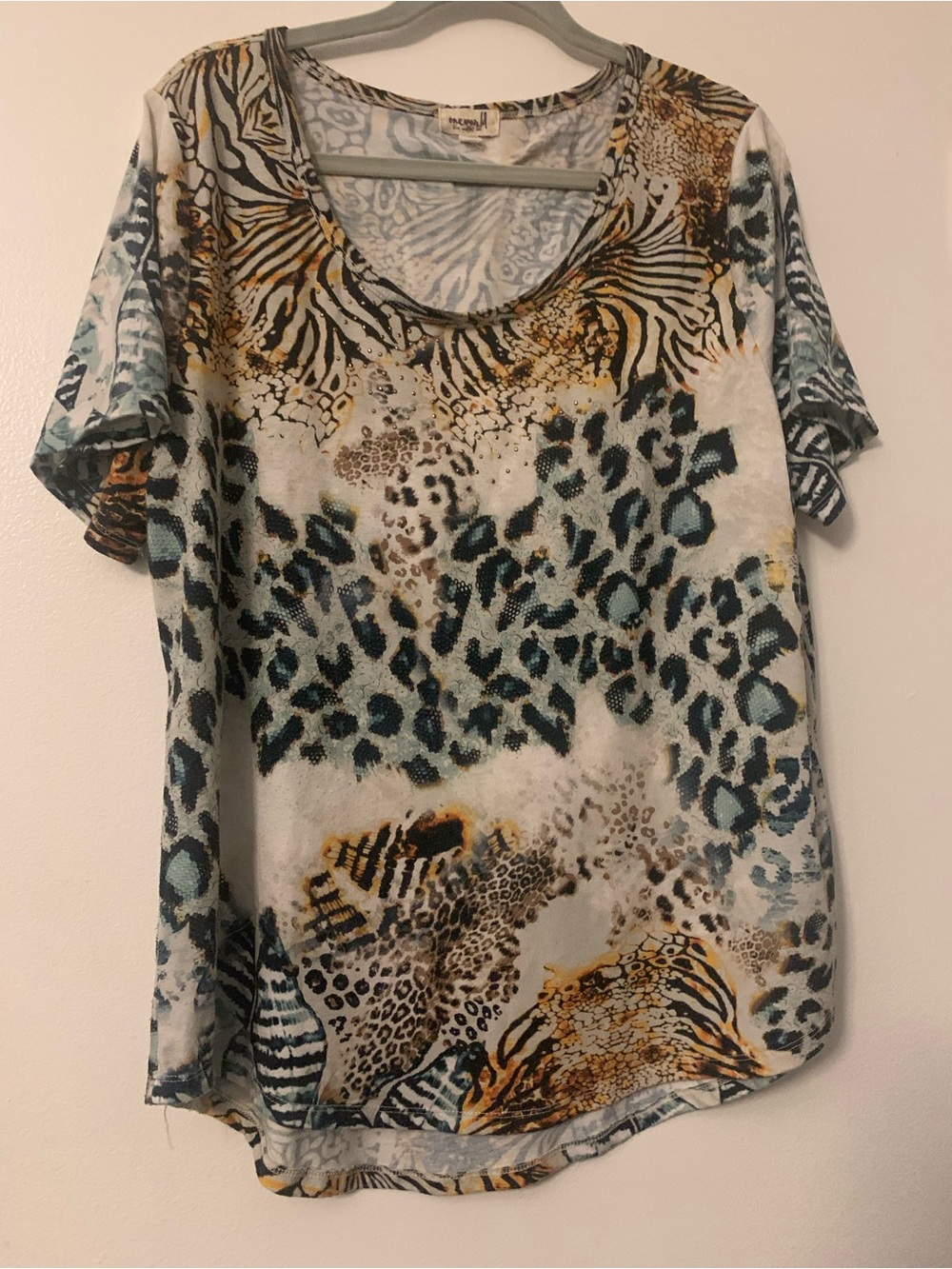 live and let live Animal Print Short Sleeve Tee in Teal and Gold Accents